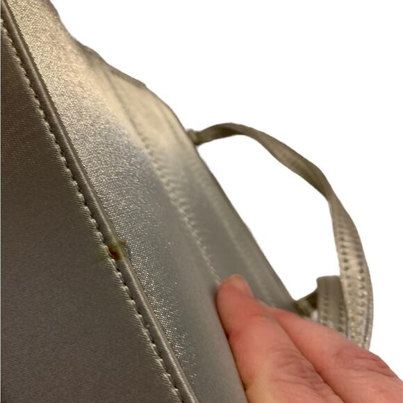 Nine West - small evening bag, silver metallic material, EUC - Picture 5 of 10